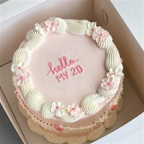 Vanilla Cake — Instagram