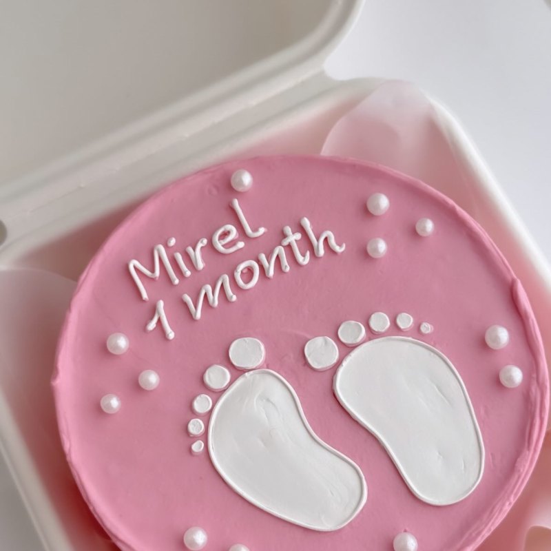 Kids bento cake «Ayaq izləri Mirel»