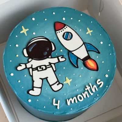 Kids bento cake «Astronavt 4 months»